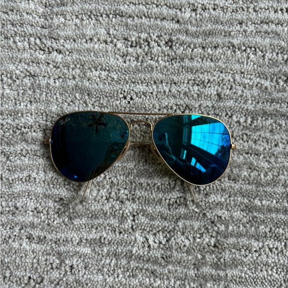 Ray-Ban Women’s Aviator Sunglasses main image 2